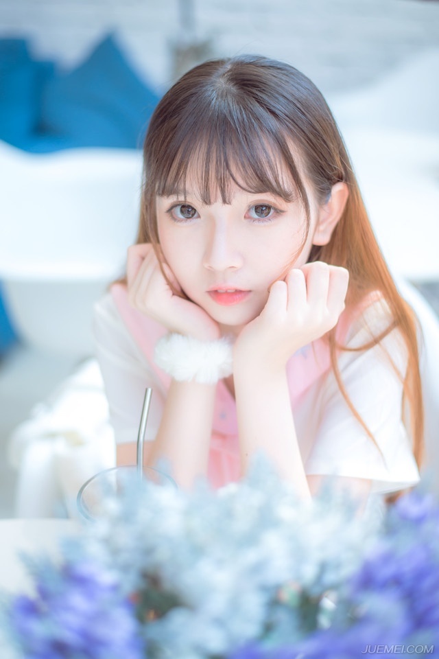 “呵~”孟达摇了摇头，冷笑道：“我对刘璋忠心耿耿，但刘璋荒淫无度，寻访我家时，见我妻子姿色出众，竟起了歹心，数次向我暗示，我孟达虽不是什么好人，却也不能坐以待毙。”